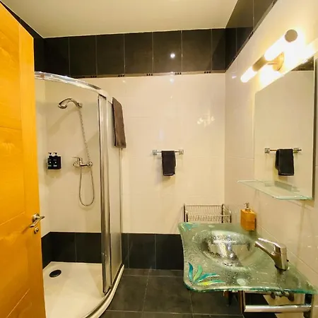 Casa Naranja - Centrally Located, Spacious, Unique Διαμέρισμα